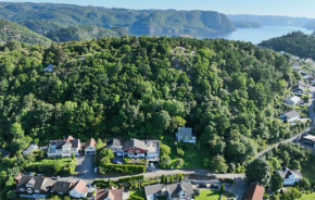 Nice Home In Farsund With Wifi